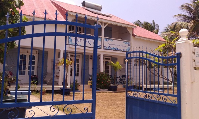Terre-de-Haut Apartment | Savane-Studio-Family-Ensuite with Shower-Terrace