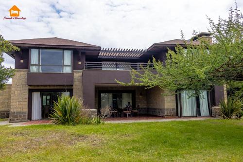 Nanyuki Villa | Savannah House, 5br Villa located in Ol Pejeta Wildlife Conservancy