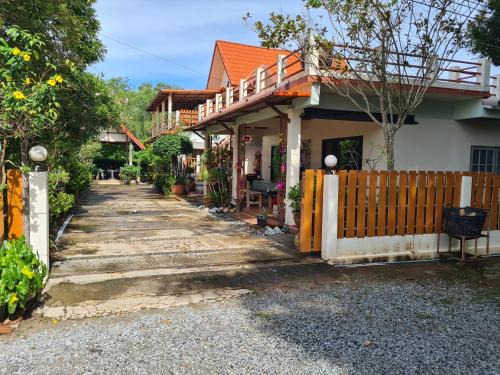 Chakphong Resort | Sawaddee Holland