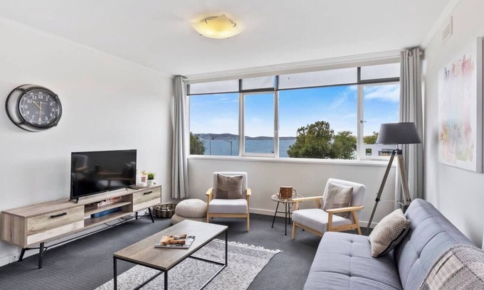 Sandy Bay Apartment | Scandi chic Riverside Hideaway Near Attractions