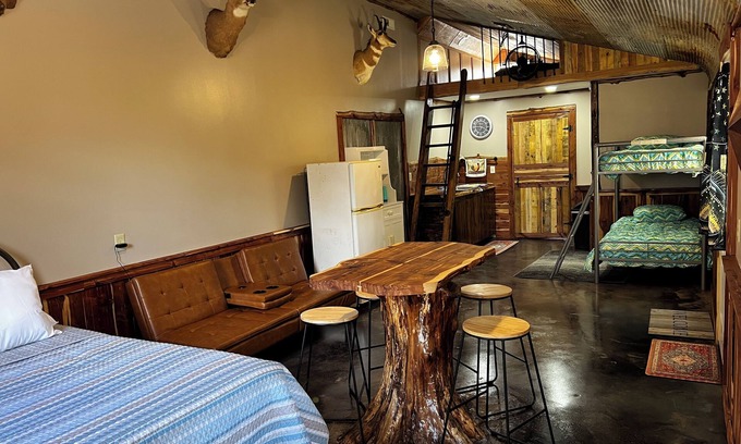 Perry Cabin | Scenic lodge near Perry, MO perfect for fishing…boating…hunting…relaxing