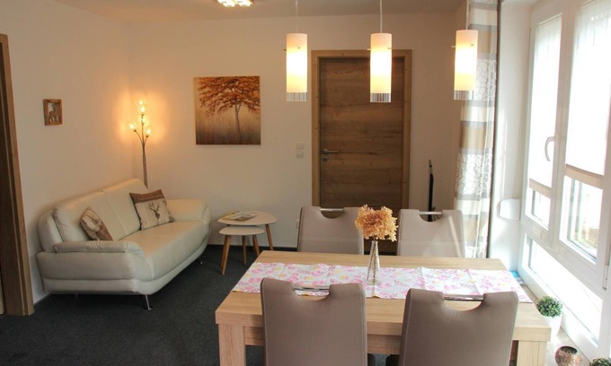 Zandt Apartment | Schöne FeWo (44qm) zentral gelegen mit Garten vor der Tür