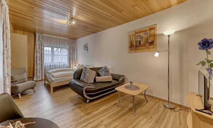 St. Oswald Apartment | Schönes 38qm Appartement mit kombinierten Wohn/Schlafzimmer und Balkon