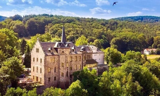 Zeutsch Other | Schloss Weißenburg