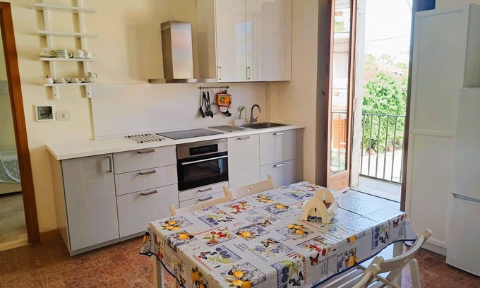 Scilla Apartment | Scilla appartamento Marina Grande solo 40 mt dal mare (appartamento Salina)