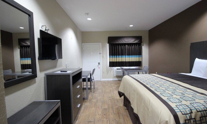 Baytown Hotel | Scottish Inn & Suites