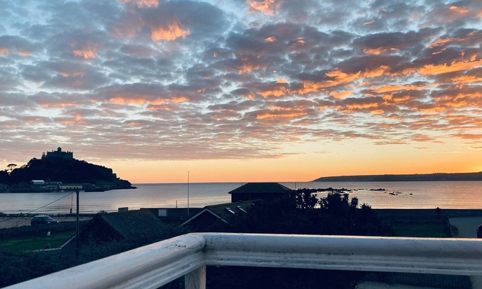 Marazion Cottage | SEA BREEZE, country holiday cottage in Marazion