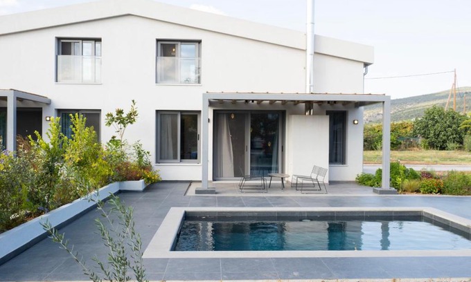 Kandia Villa | Sea breeze suites Mistral 4 per with private pool