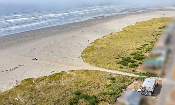 Moclips Apartment | Sea Star Studio - Ocean View - Steps to the Beach, Dog Friendly