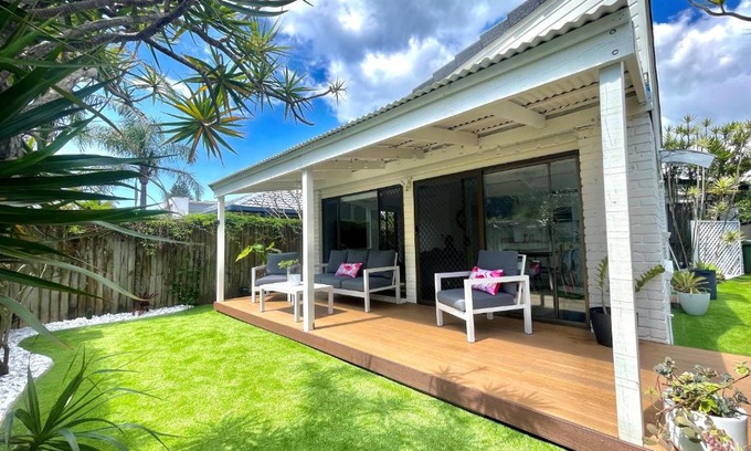 Mermaid Beach Villa | Seabreeze Villa on Mermaid Beach/Broadbeach