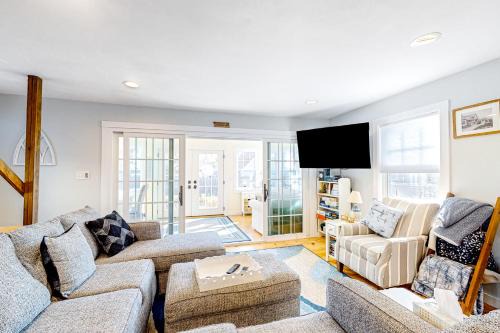 Wells Beach House | Seas the Day