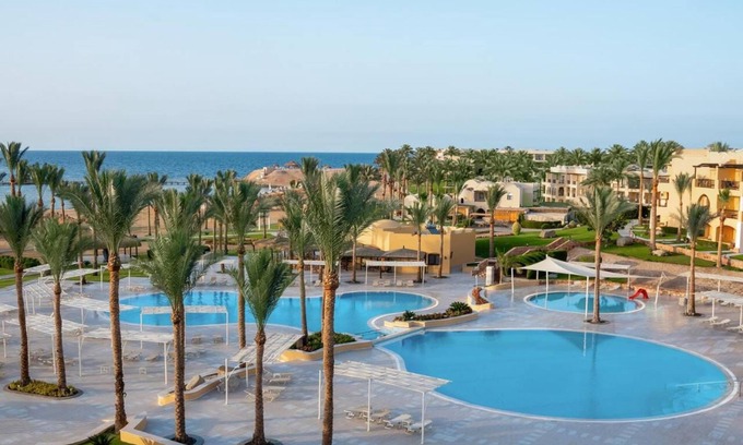 El Quseir Resort | Seaside Luxury | Private Beach, Dining Options & Full-Service Spa, 2 Rooms