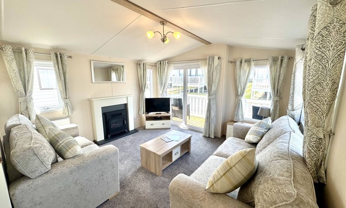 Sewerby House | Seaside Road 10A - Pet Friendly