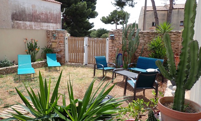 Martigues Villa | SEASIDE VILLA CARRO COTE BLEUE PLAGE NEAR SAUSSET LES PINS