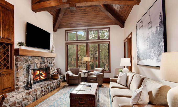 Edwards Condo | Seasons Lodge 206 | 2BR Arrowhead Condo w/summer AC, Pool, Hot Tub and Walk-to-