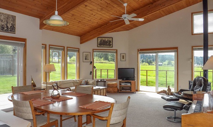 Lopez Island Condo | Seaview condo with deck & grassy lawn - walk to trails, restaurants & more
