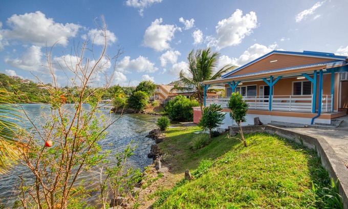 Pointe du Bout Villa | Seaview Villa 2 bedrooms 5 persons (MQTI04)