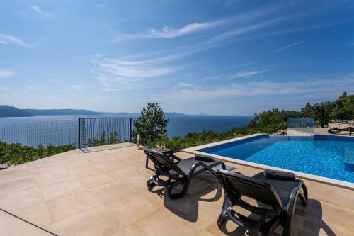 Ripenda Kosi House | Seaview Villa Mare Visum in a peaceful location