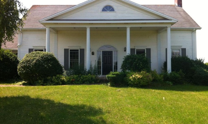 Stratford Bed & Breakfast | Seaview White House