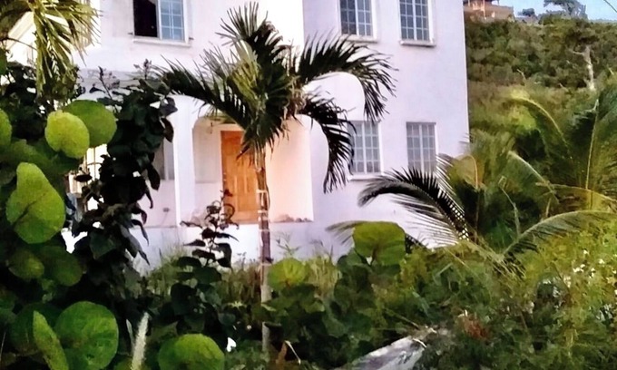 Sandy Ground House | Secluded house on private beach