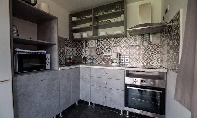 Poiana Marului Villa | Seculed House on The hill, fresh air, walks în nasture, wild corner ofheaven.