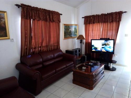Caribbean Estates House | Secure Gated 1BR Home in Caribbean Estate 2BR Also Available