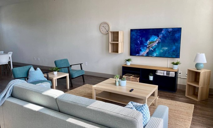 Woodlake - Briar Meadow House | Secure Space Near Memorial Lake view Gym Pool W/D