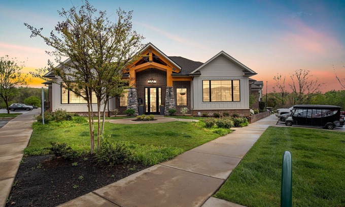 Farragut Apartment | Seize Serenity: Overlook at Farragut - Knoxville's Ultimate Urban Escape