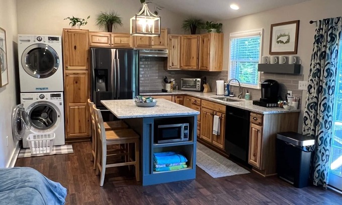 Denver House | Self Check In! Super Cute Studio Apartment! Private Entrance!