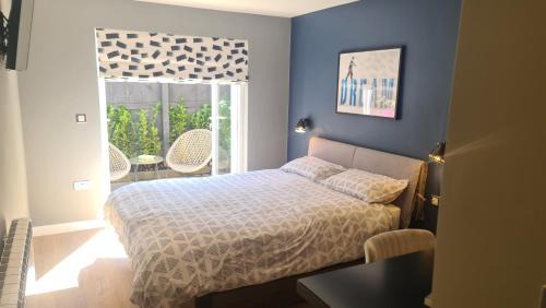 Barnstaple House | Self-contained and Peaceful en-suite with garden