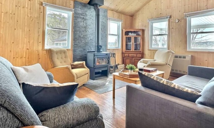 Saint-Alfred House | Self-sufficient cottage on the lake