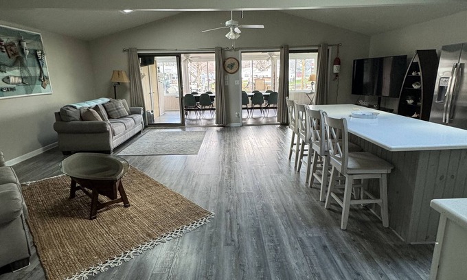 Lakeview Cottage | Seminole Cottage 2025 Calendar FINALLY OPEN! BOOK your next Get-A-Way!