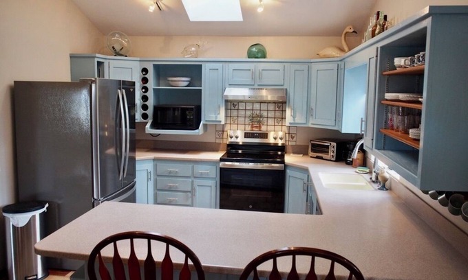 Wellfleet House | Serene 4-bedroom house walkable to Truro's Ryder Beach