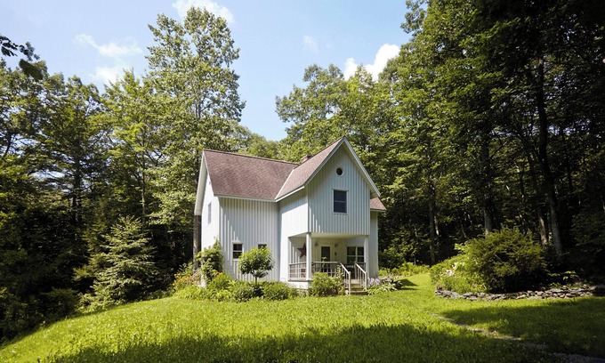 Sheffield House | Serene Berkshire Artist's House