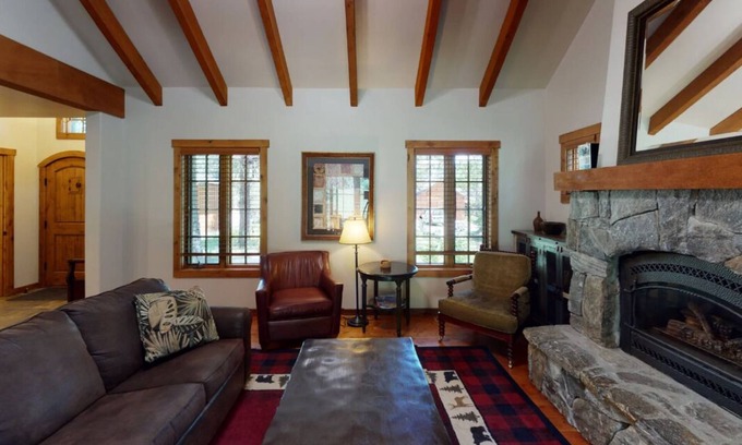 Tamarack House | Serene Cottage | Ski-In/Ski-Out Private Hot Tub