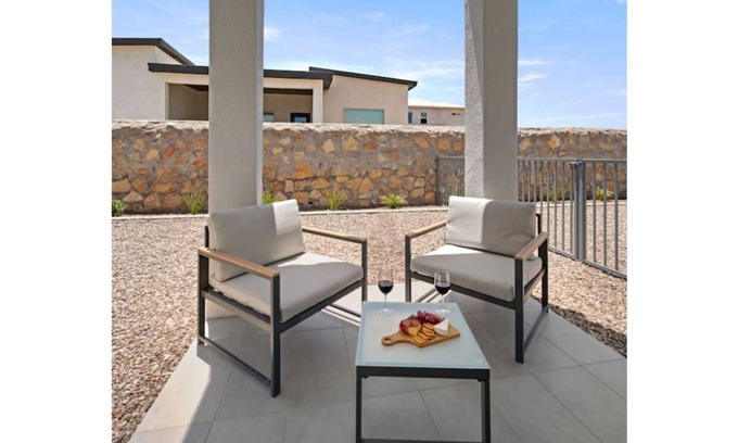 Biggs Field House | Serene Desert Rose!* Newly Built Modern Home