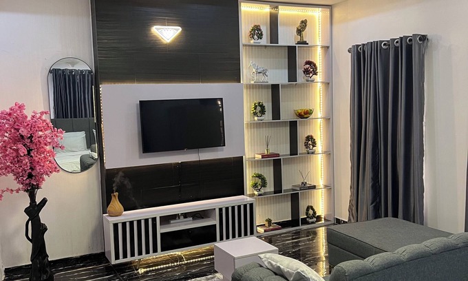 Ajah Apartment | Serene environment perfect for a pri8 short or long stay.Beach,bar n mall nearby