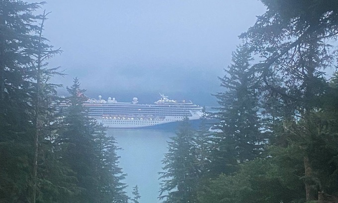 Juneau House | Serene Home with Ocean View
