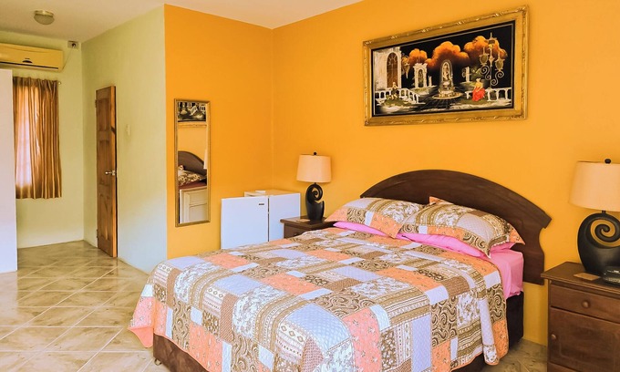 St. Anns House | Serene Mountain Views