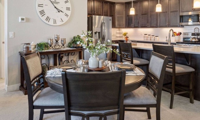 Windsor Apartment | Serene Retreat with Hot Tub, Sauna, Pool & Gym