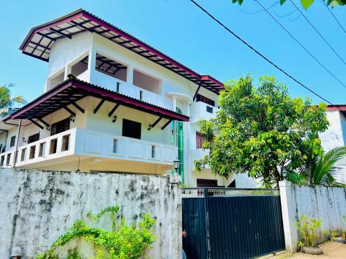 Waskaduwa Apartment | Serene Stay - Cozy Upstairs Apartment