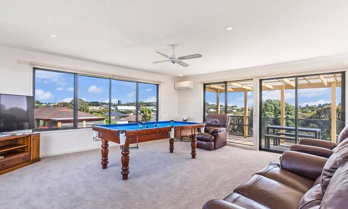 Port Fairy House | Serenity, located in a quiet cul de sac near Port Fairy's Pea Soup Cove