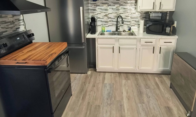 Cushing House | Serenity's Sanctuary in this quiet, peaceful 2 bdr 1 bath bungalow. Pet friendly