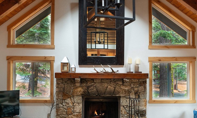 Kingswood Estates House | Serenity Tahoe Retreat - Hot Tubnn