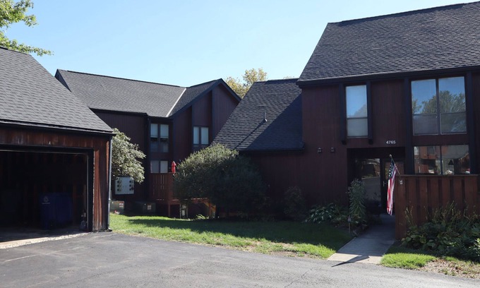 Westerville Condo | Serenity - Waterfront Escape