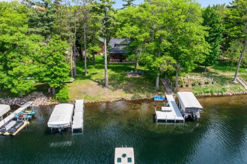 Crosby House | Serpent Lake Getaway