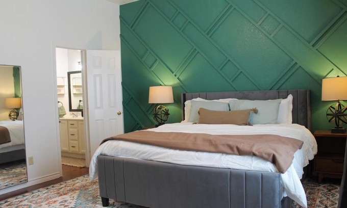 Killeen Apartment | Setting the right vibes.