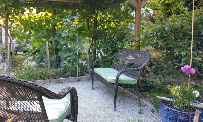 Maltby House | Seven Cedars on Parklike Grounds