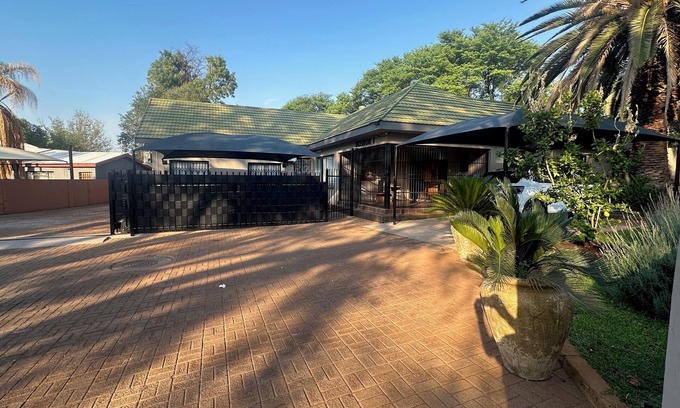 Thabazimbi House | Seven Olives