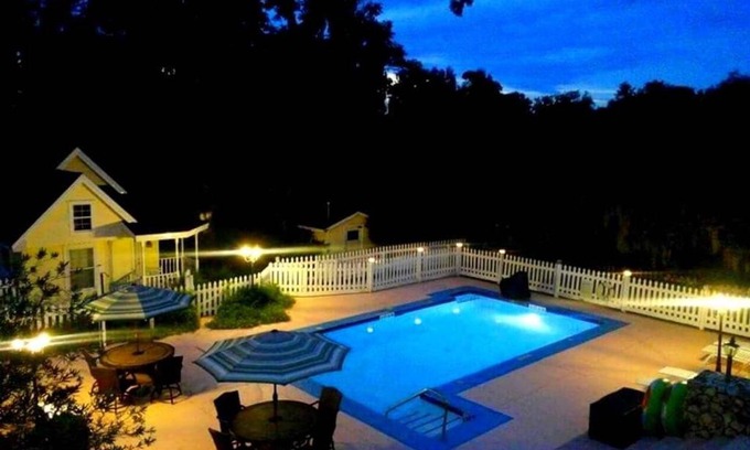 Weirsdale Bed & Breakfast | Shamrock Thistle & Crown B&B